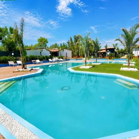With Shared Pool Near The Sea Apartamento Nicotera