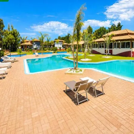 Apartamento With Shared Pool Near The Sea