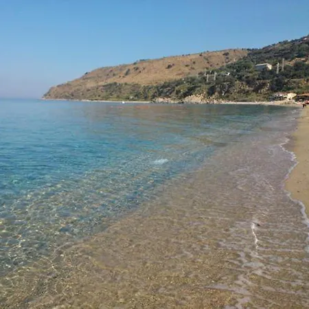 With Shared Pool Near The Sea * Nicotera